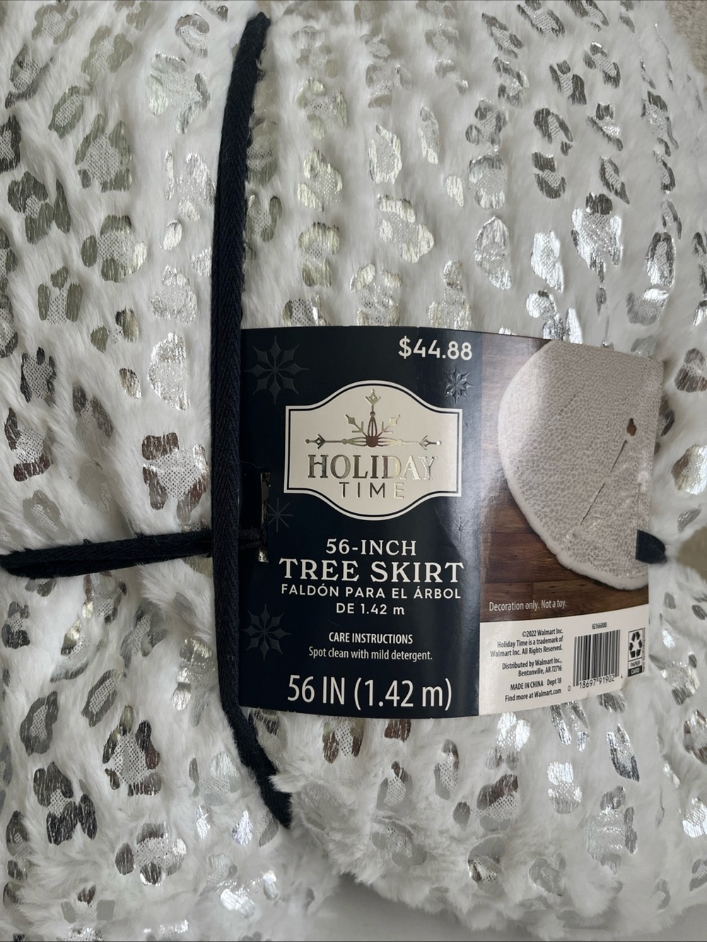 Holiday Time Christmas Tree Skirt White with Silver Cheetah Pattern 56” New